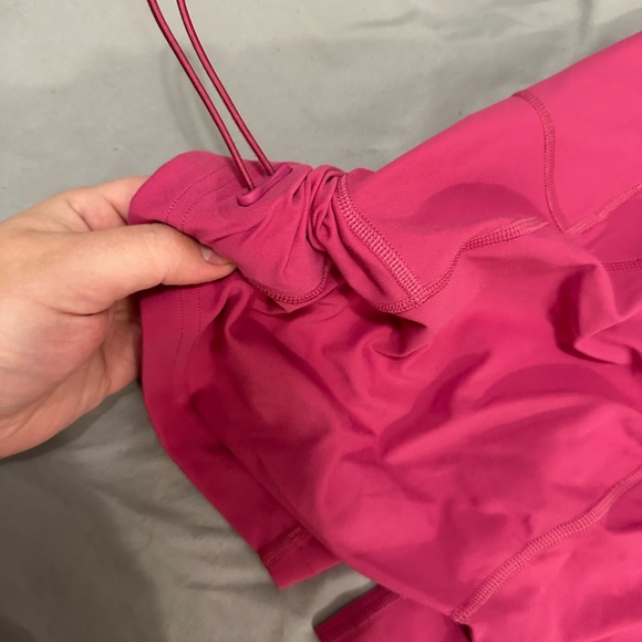 Gym shark shorts and top - Picture 4 of 9